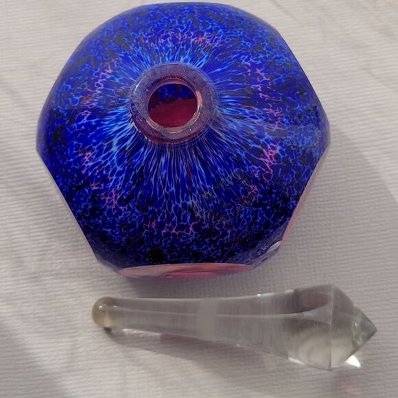 Vintage Glass Perfume Bottle With Crystal Stopper - Picture 2 of 12